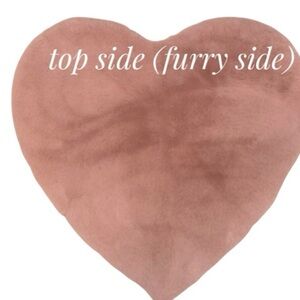 Miniature Heart Shaped Faux Fur Rug in Soft Mauve Pink